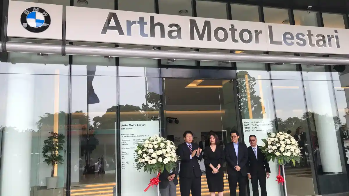 Foto - BMW Resmikan Dealer Baru di Pusat Kota Jakarta, Punya Konsep Baru