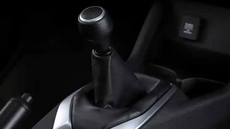 Foto - Honda WR-V Punya Opsi Girboks Manual. Jadi Varian Paling Ekonomis