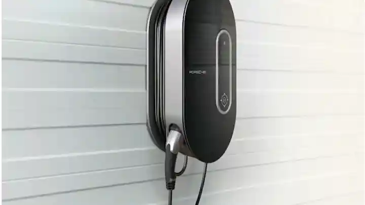 Foto - Porsche Indonesia Ancang-ancang Jual Mobil Listrik, Apa Persiapannya?