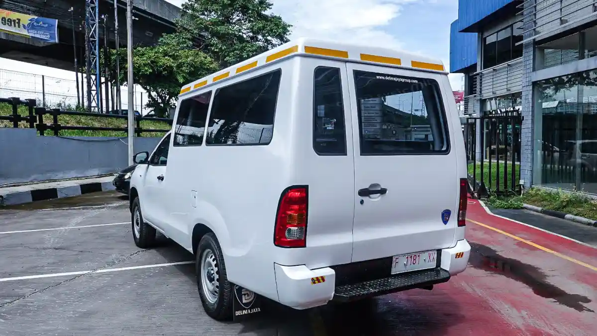 Foto - Toyota Hilux Berubah Menjadi Mini Manhauler