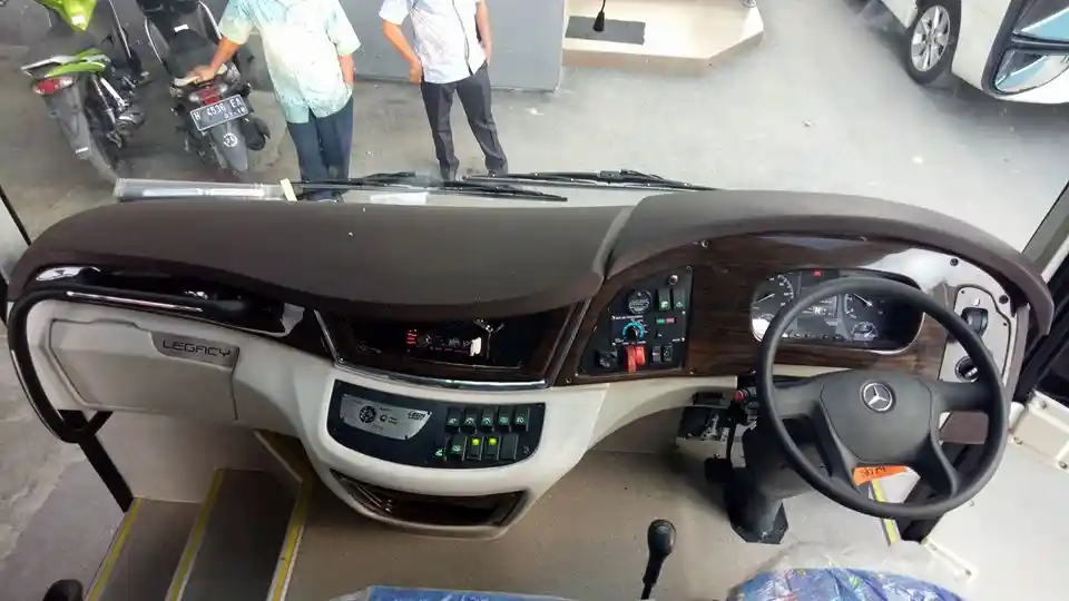 Foto - Bus Big Bird Terbaru Kini Juga Berbaju Legacy SR-2