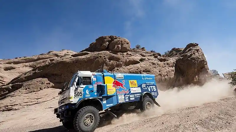 Foto - Ini Dia Sosok Eduard Nikolaev, Sang Juara Balap Truk Reli Dakar 2017 