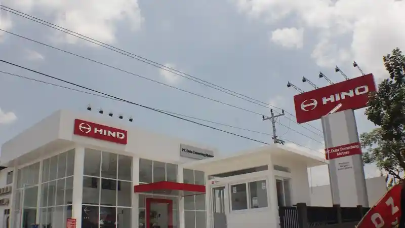 Bus - Perkuat Penetrasi Penjualan Bus di Jawa Tengah, Hino Upgrade Dealer Sragen
