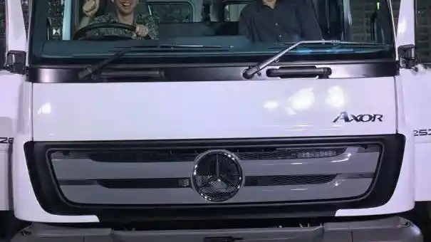 Berita - Mercedes-Benz : Seperti Inilah Perbedaan Axor Dan Actros Yang Baru Diluncurkan