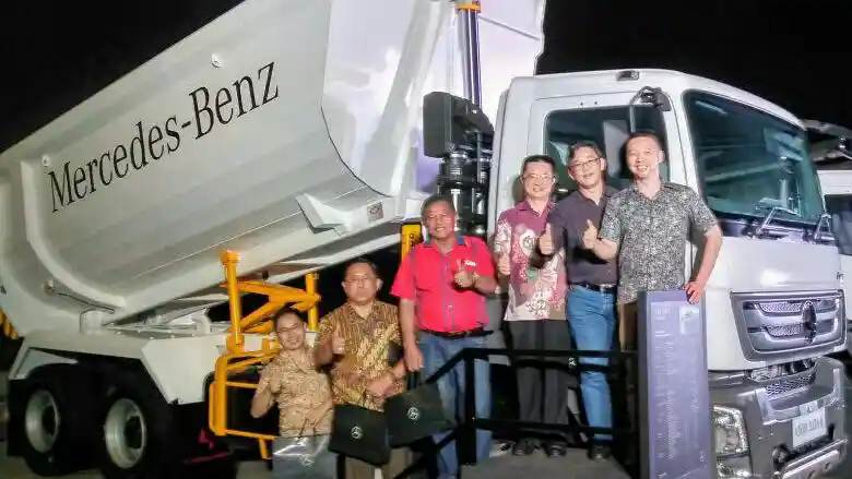 Foto - Luncurkan 11 Model Truk Baru, Mercedes-Benz Siap Bertempur di Segmen Heavy Duty