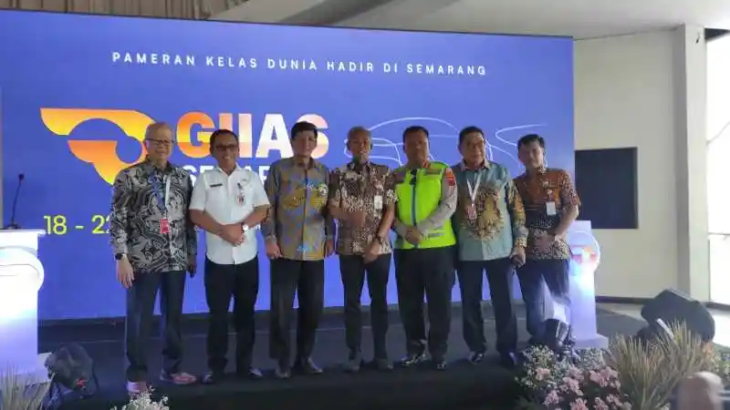 Foto - GIIAS Semarang Dapat Tingkatkan Penerimaan Pajak Kendaraan Bermotor 