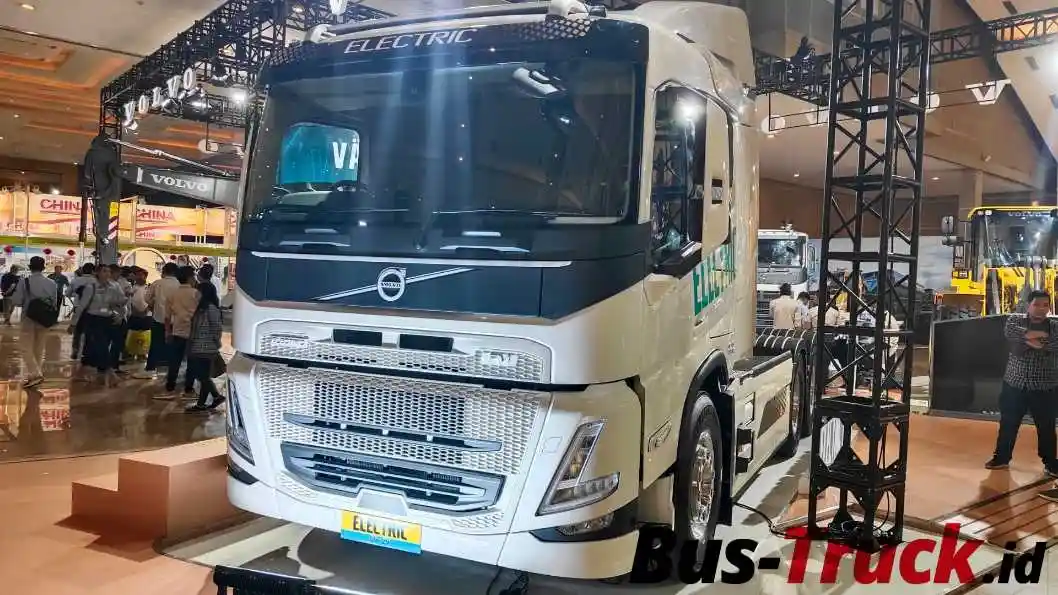 Truk - Ini Alasan Volvo Trucks Hanya Rilis Tipe Tractor Head Listrik di Indonesia