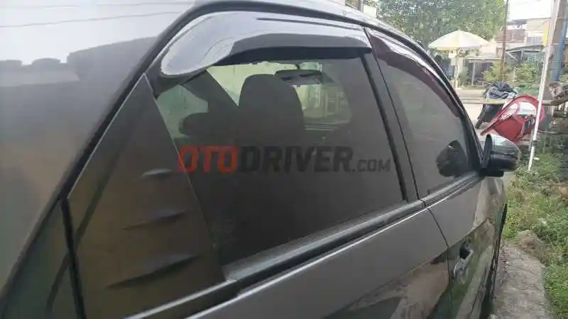 Foto - Penyebab Munculnya Jamur pada Kaca Mobil, Apa Saja?