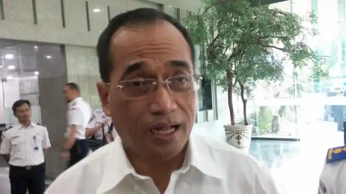 Berita - Kapal Ro-ro, Alternatif Efektif untuk Truk Angkutan Logistik Jakarta-Surabaya