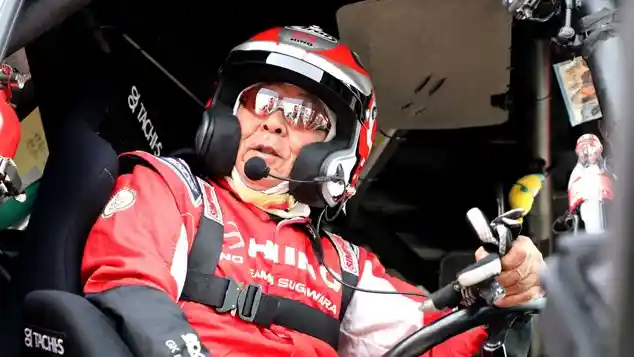 Foto - Hino Turunkan 2 Truk Ranger dan 2 Pembalap Senior di Dakar Rally 2018