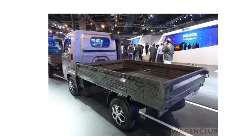 Foto - Tata Motors Pamerkan Mini Pick Up Anyar Tata Intra di Auto Expo 2018