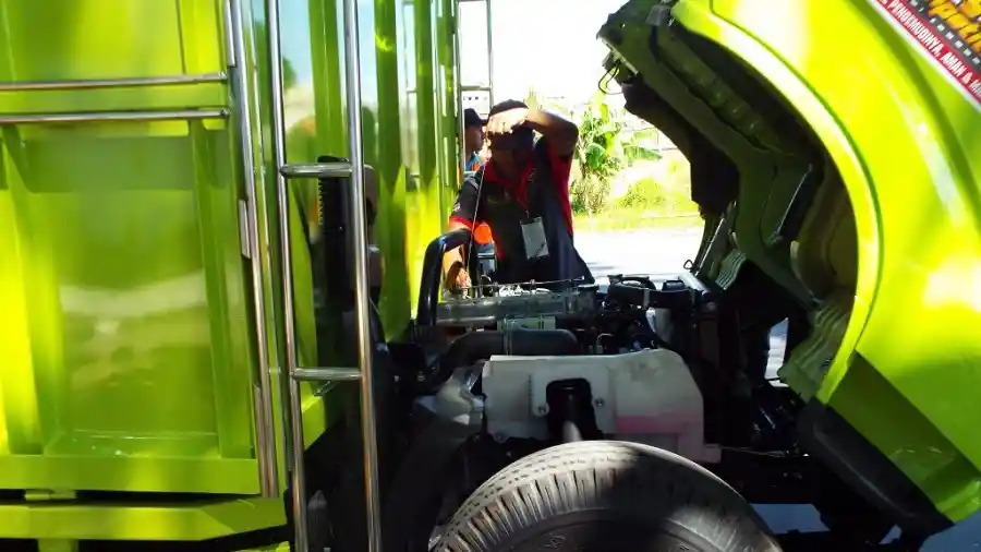 Foto - Hino Dutro Safety Driving Competition Sapa Warga Manado