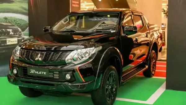 Foto - Double Cab Mitsubishi Triton Athlete 4x4 Mengaspal di Malaysia