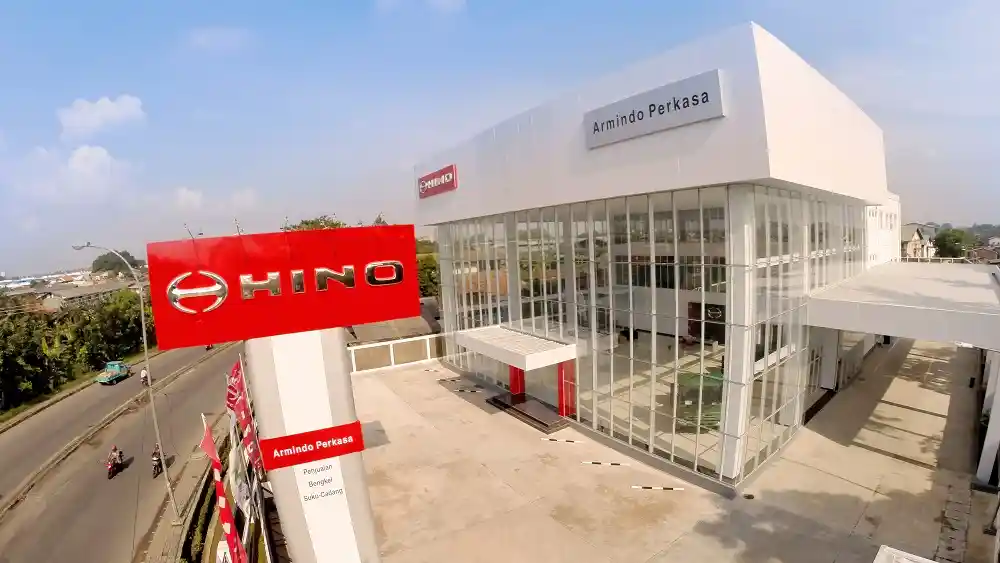 Berita - Lusa, Hino Resmikan Dealer Bus dan Truk Baru di Ciputat