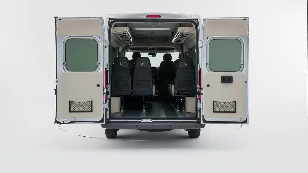 Foto - Fiat Rilis Minibus Ducato Berdaya Angkut Hingga 17 Penumpang