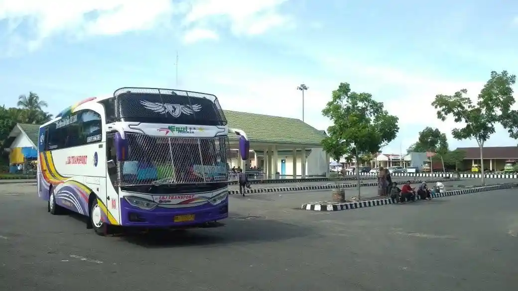 Berita - Bupati Positif Corona, Terminal Jati Padang Pariaman Ditutup