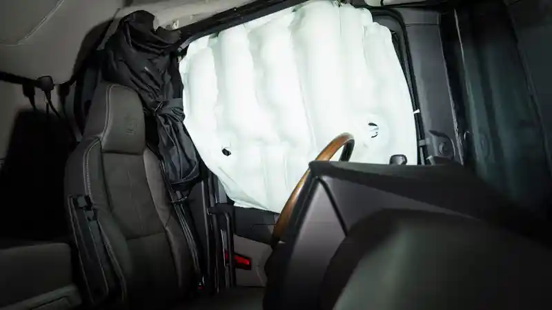 Foto - Lebih Dekat dengan Fitur-fitur Canggih Truk Scania New Generation G500 dan R620