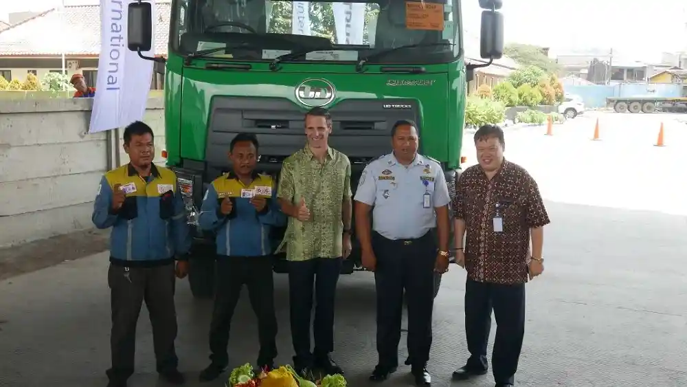 Foto - SIM Gratis untuk 60 Sopir dari UD Trucks