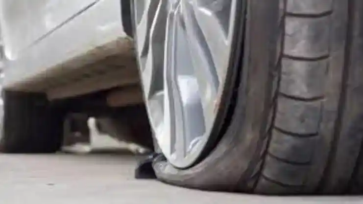 Foto - Dapat Merusak Mobil, Ini 5 Kebiasaan Mengemudi yang Salah