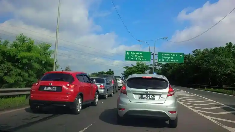 Berita - Liburan dan Tahun Baru, Tol JORR Jakarta Diprediksi Dipenuhi Commuter