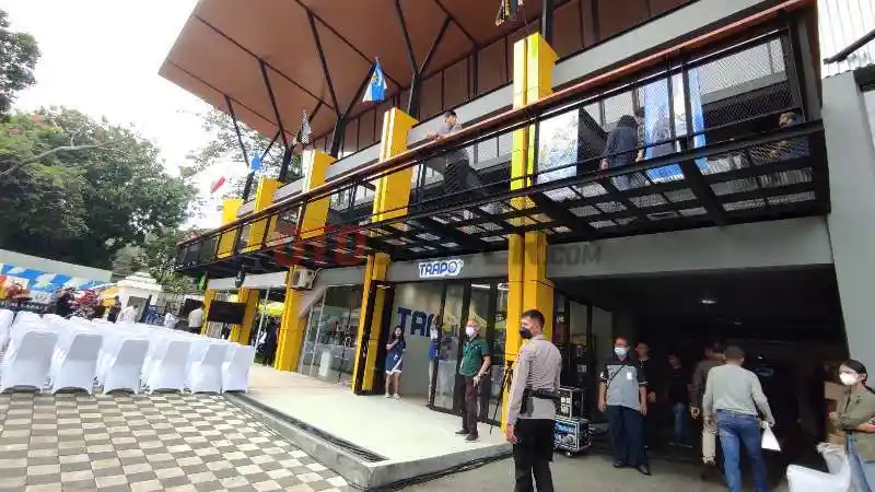 Foto - Black Stone Garage Tempat Komunikasi dan Informasi Dunia Otomotif Resmi Dibuka