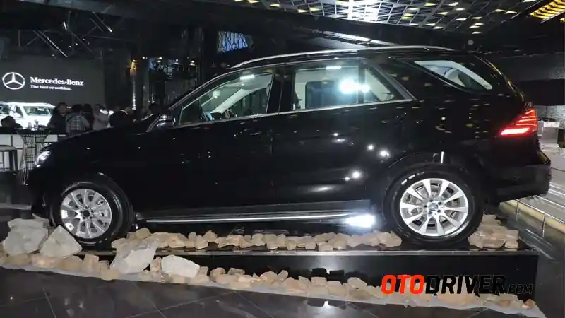 Berita - 800.000 Unit Mercedes-Benz Bermesin Diesel Dapati Recall Akibat Kerusakan Water Pump