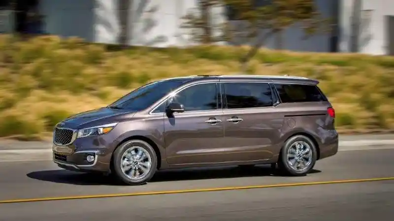 Foto - Bocor! Kia Sedona Bermesin Diesel Segera Meluncur di Indonesia