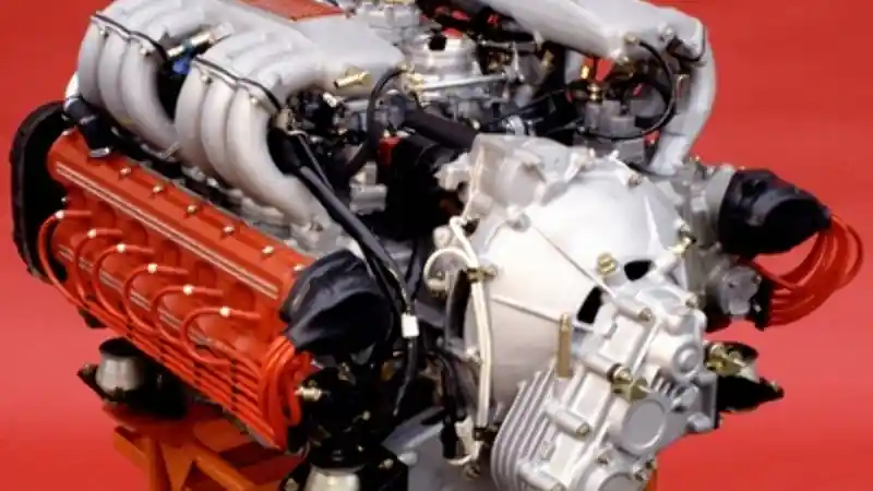 Foto - Maradona Dan Testarossa, Sepenggal Kisah Sang Bintang Dan Mobil Hitam Idamannya.