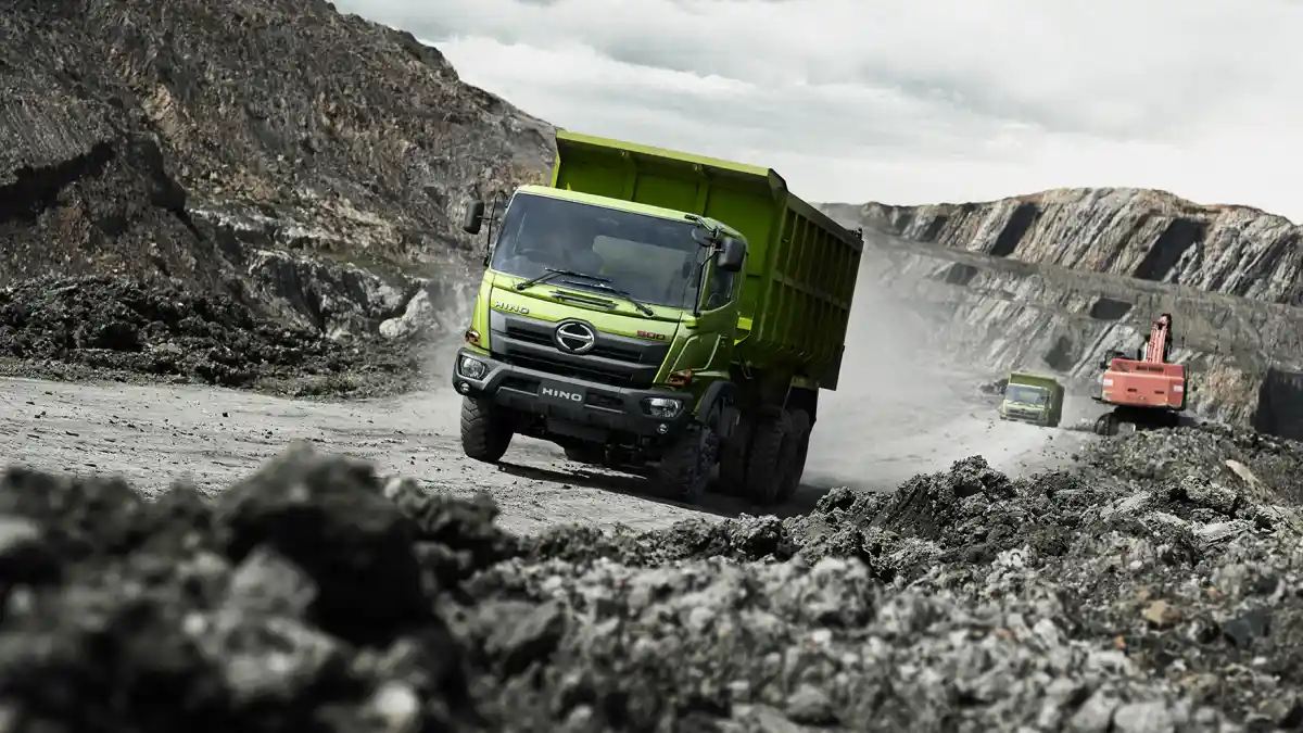 Berita - Hino Dulang Kesuksesan di Semeter Pertama 2016