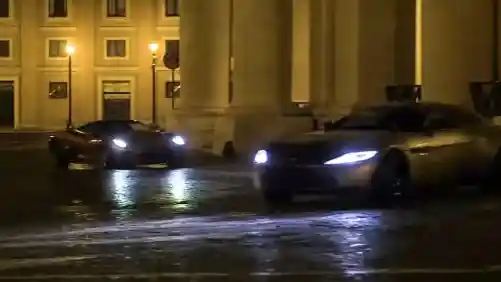 Foto - Jaguar C-X75. Mr. Bond, Ini Lawan Anda