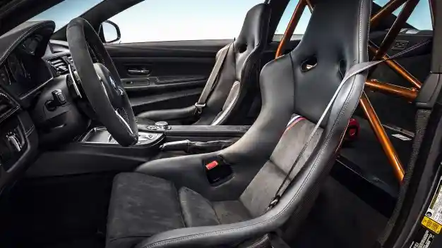 Foto - VIDEO: Kebuasan BMW M4 GTS , Mobil Balap Yang Legal Di Jalan