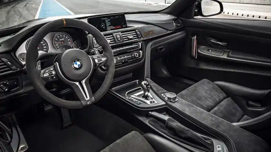 Foto - VIDEO: Kebuasan BMW M4 GTS , Mobil Balap Yang Legal Di Jalan