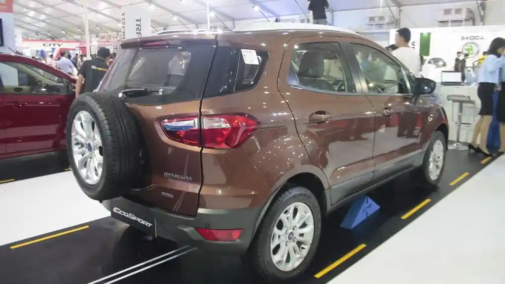 Foto - Ford Ecosport Facelift 2016 Nongol di India