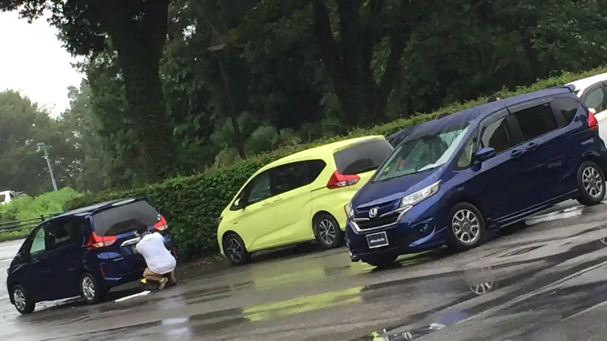 Foto - SPY SHOT: Honda Freed Modulo