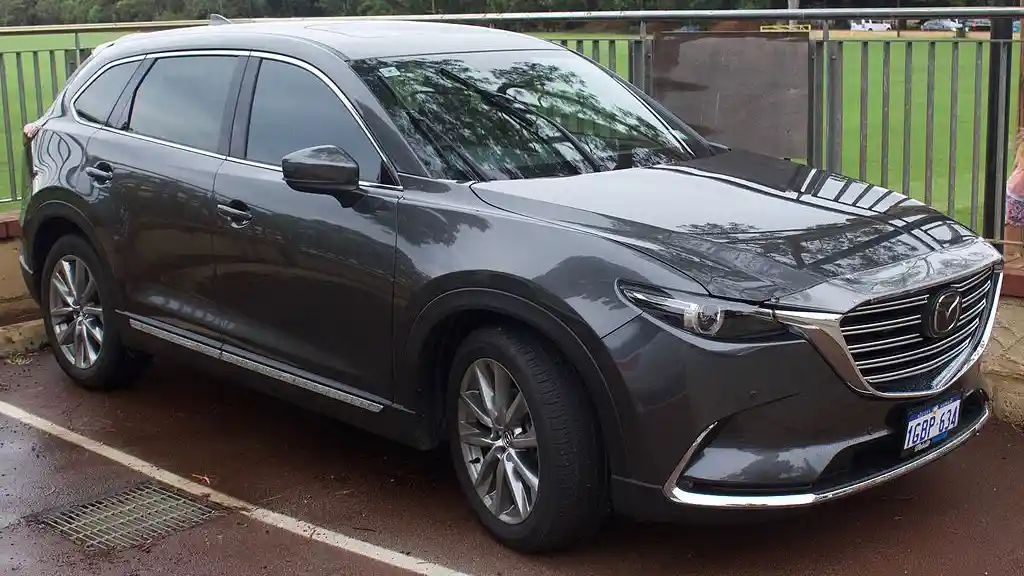 Foto - Detik-detik Kemunculan Mazda CX-9 Generasi Terbaru di Jakarta