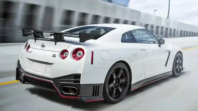 Berita - Nissan Terus Kembangkan Tenaga GT-R 