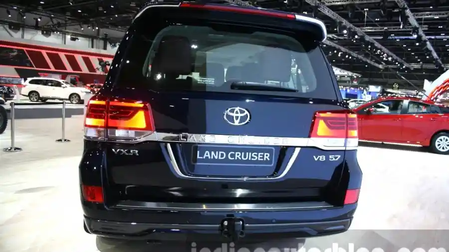 Foto - Toyota Land Cruiser Facelift Lebih Bertenaga