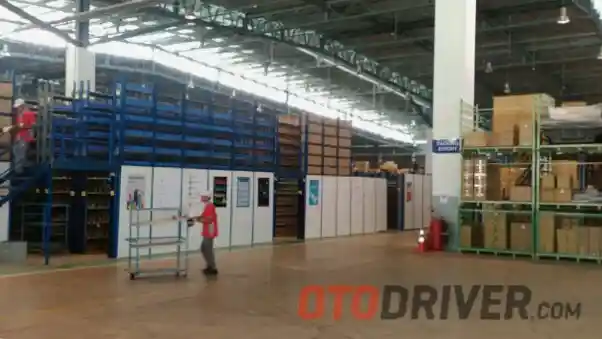 Berita - Nissan Motor Indonesia Tingkatkan Layanan Purna Jual Dengan Resmikan Spare Part Center Baru