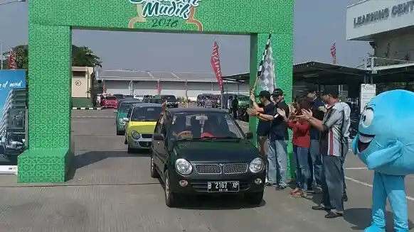 Berita - Daihatsu Berangkatkan Komunitas Untuk Mudik Lebaran, Plus Beri Uang Saku