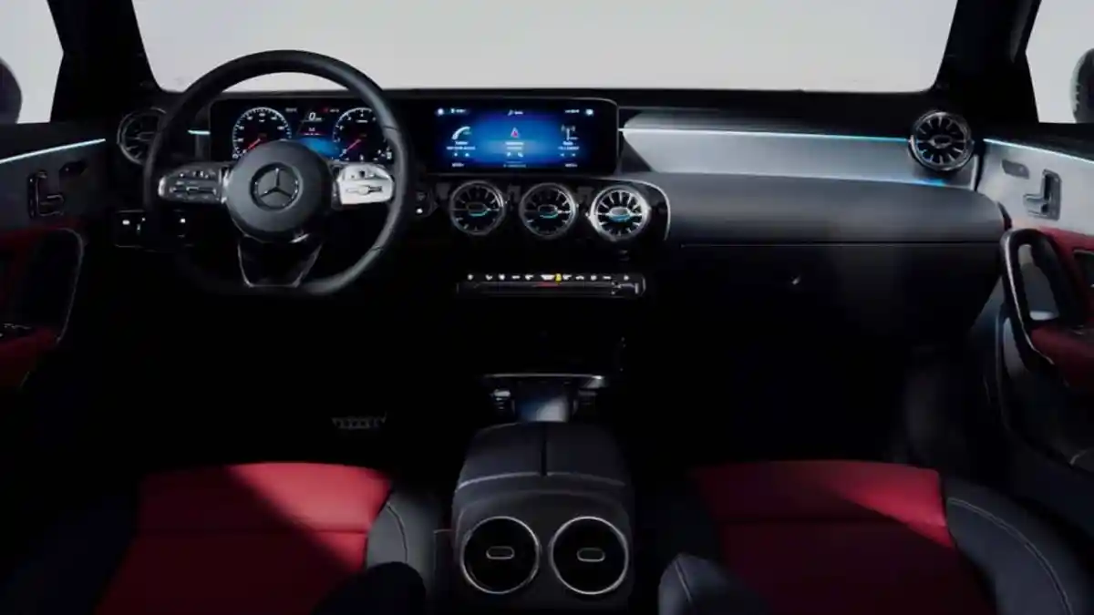 Foto - Mercedes-Benz Singkap Sedikit Wujud A-Class Terbaru