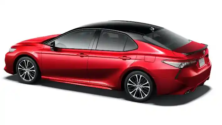 Foto - Toyota Rayakan 40 Tahun Camry Dengan Luncurkan Black Edition