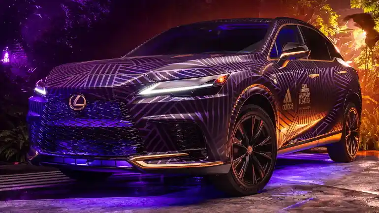 Berita - Keren, Lexus Hadirkan Mobil Bertema Black Panther