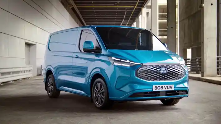 Berita - Mengusir Tampang Jenuh, Ford Meluncurkan E-Transit Custom Dengan Jarak Tempuh 380 Km