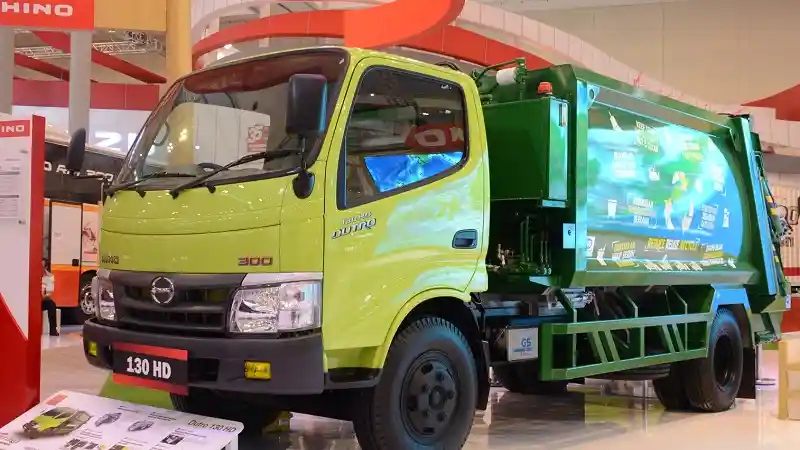 Foto - Truk New Dutro Diperkenalkan ke Konsumen di Kota Sampit