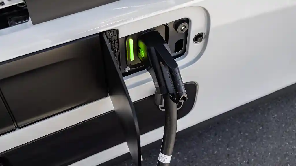 Foto - Mercedes-Benz Trucks Rilis Truk Listrik eActros 600