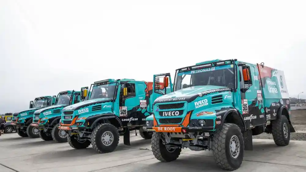 Foto - Parade Foto : Reli Dakar 2019 Kategori Truk Masih Didominasi Tim Rusia dan Belanda