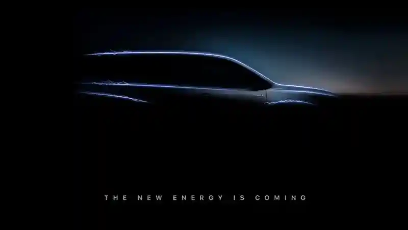 Berita - Bocoran Desain Innova Zenix Kembali Muncul, Tampak Mewah