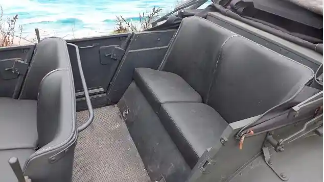 Foto - Jip Bekas Nazi Dijual Dalam Kondisi Kilometer Rendah