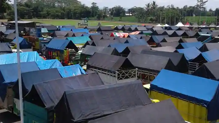 Foto - Pecah, Kopdar Perdana Komunitas Truk Malang Dibanjiri 1.200 Peserta