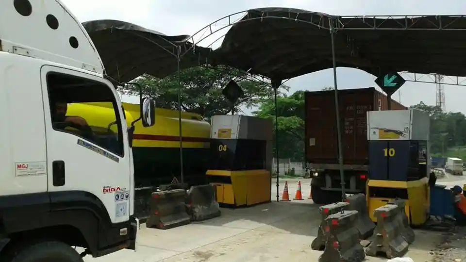 Foto - Mulai 1 April, Truk 5 Gandar dengan Beban Maksimum 45 Ton Sudah Boleh Lewat Jembatan Cisomang